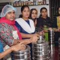 ഒറ്റ അടുക്കളയുമായി ഏഴ് കുടുംബങ്ങള്‍