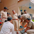 പൈപ്പിനുള്ളില് കഴുത്ത് കുരുങ്ങിയ പൂച്ചയ്ക്ക് രക്ഷകരായി മുക്കം ഫയര്ഫോഴ്സ്