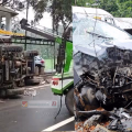 #accident | കരുമല വളവില്‍ വീണ്ടും അപകടം; കാറുകള്‍ കൂട്ടിയിടിച്ചു, പിക്കപ്പ് വാഹനം കടയിലേക്ക് ഇടിച്ചുകയറി