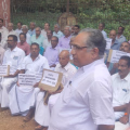 ഫെസ്റ്റിവൽ അലവൻസ് കിട്ടിയില്ല; തൊഴിലാളികൾ പട്ടിണി സമരം നടത്തി