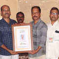 ടി. കെ. മുരളീധരന് കേരളവ്യാപാരി വ്യവസായി ഏകോപനസമിതി ഉള്ളിയേരി യൂണിറ്റ് സ്‌നേഹാദരവ് നല്‍കി