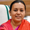 യാത്രക്കിടെ ദേഹാസ്വാസ്ഥ്യം; ആരോഗ്യമന്ത്രി വീണ ജോർജിനെ ആശുപത്രിയിൽ പ്രവേശിപ്പിച്ചു