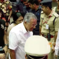 ചികിത്സക്കായി മുഖ്യമന്ത്രി അമേരിക്കയിലേക്ക് പുറപ്പെട്ടു ; പകരം ചുമതല ആർക്കുമില്ല