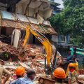 കോട്ടയം മെഡിക്കൽ കോളേജ് അപകടം: പ്രതിഷേധങ്ങൾക്കിടെ അന്വേഷണം വേഗത്തിലാക്കാൻ കളക്ടറോട് സർക്കാർ
