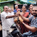 അടുക്കള മുറ്റത്തെ കോഴി വളര്‍ത്തല്‍;  കോഴികളെ വിതരണം ചെയ്തു