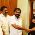 തിരഞ്ഞെടുപ്പിൽ കെട്ടിവയ്ക്കാനുള്ള പണം നൽകിയ തലശേരിയിലെ സി.ഒ.ടി നസീറിൻ്റെ ഉമ്മ ആമിന ബീവിയെ സന്ദർശിച്ച് ചാണ്ടി ഉമ്മൻ എം എൽ എ