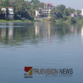 കോട്ടയം വൈക്കത്ത് വള്ളം മറിഞ്ഞ് അപകടം; വള്ളത്തിലുണ്ടായിരുന്നത് മുപ്പതോളം പേർ, രക്ഷാ പ്രവർത്തനം തുടരുന്നു