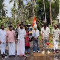 ചെണ്ടയാട് - ചെറുവാഞ്ചേരി റോഡിൽ അപകടങ്ങൾ തുടർക്കഥയാകുന്നു ; കുഴിയിൽ വാഴനട്ട് യൂത്ത് കോൺഗ്രസിൻ്റെ പ്രതിഷേധം.