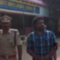 'നേരത്തെ വീട്ടിലെത്തിയ മകനെ തിരികെ സ്കൂളിലേക്ക് കൊണ്ടുപോയി അധ്യാപകൻ'; പിന്നാലെ അച്ഛൻ സ്കൂളിലെത്തി അധ്യാപകനെ മർദ്ദിച്ചു; പ്രതി അറസ്റ്റിൽ