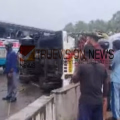 എരുമേലിയിൽ തീർത്ഥാടകർ സഞ്ചരിച്ച ബസ് മറിഞ്ഞ് അപകടം; തീർത്ഥാടകർക്ക് പരിക്ക്
