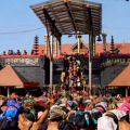 ഭഗവാനെ കാണാനായില്ല ....; സന്നിധാനത്ത് ദർശനം ലഭിക്കാത്ത തീർഥാടകർ മാല ഊരി നാട്ടിലേക്ക് മടങ്ങി