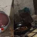 ഞെട്ടിക്കുന്ന കാഴ്ച്ച.....! ഭക്ഷണം സൂക്ഷിച്ചത് കക്കൂസില്, ചിക്കന് കഴുകുന്നത് ക്ലോസറ്റിന് മുകളില്; പന്തളത്ത് മൂന്ന് ഹോട്ടലുകള് പൂട്ടിച്ചു