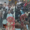 കണ്ണൂരിൽ തെയ്യം കെട്ടിനിടെ കൂട്ടയടി; തെയ്യം കാണാൻ വന്ന യുവാവും വളണ്ടിയർമാരും തമ്മിൽ കയ്യാങ്കളി