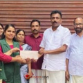 കരുണയുടെ കൈകോർക്കൽ; ചികിത്സാ സഹായ ഫണ്ടിലേക്ക് ഒരു ദിവസത്തെ വേതനം നൽകി വേളം ഹരിതകർമസേന