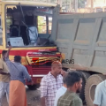 എരമല്ലൂരിനടുത്ത് കെഎസ്ആർടിസി ബസ് ടോറസ് ലോറിക്ക് പിന്നിലേക്ക് ഇടിച്ചുകയറി അപകടം; 40 ഓളം പേർക്ക് പരിക്ക്