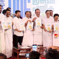 ക്ഷേമ പെൻഷൻ 3000 രൂപ, സ്ത്രീകൾക്ക് സൗജന്യ യാത്ര; വാഗ്ദാന പെരുമഴയുമായി യുഡിഎഫ് പ്രകടനപത്രിക പുറത്തിറക്കി