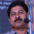 'കോൺഗ്രസിന്റെ ഒരു കൈ ആർഎസ്എസിന്റെ ചുമരിലും മറുകൈ ജമാഅത്തെ ഇസ്ലാമിയുടെ ചുമലിലുമാണ്; അവർ അധികാരത്തിൽ വന്നാൽ കേരളത്തിന്റെ നാശം തുടങ്ങും' - എം സ്വരാജ്