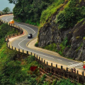 ചുരം വഴിയുള്ള യാത്രക്കാർ ശ്രദ്ധിക്കുക! വാഹനങ്ങൾക്ക് നിയന്ത്രണം; താമരശ്ശേരി ചുരത്തിൽ മൾട്ടി ആക്‌സിൽ വാഹനങ്ങൾക്ക് നിരോധനം ഏ‍ർപ്പെടുത്തി ജില്ലാ കളക്ടർ