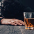 പിടിച്ചത് കയ്യോടെ!; കുറ്റ്യാടിയിൽ പൊതുസ്ഥലത്തിരുന്ന് മദ്യപിച്ചയാൾ പോലീസ് പിടിയിൽ