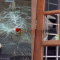 അമ്മയും പിഞ്ചുകുഞ്ഞും രക്ഷപ്പെട്ടത് തലനാരിഴയക്ക്; കോഴിക്കോട് മുക്കത്ത് വീടിന് നേരെ കല്ലേറ്, അന്വേഷണം ആരംഭിച്ച് പൊലീസ് 