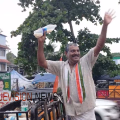 ആത്മഹൂതി ഒക്കെ പാലിലാക്കി...!! സതീശനെ മുഖ്യമന്ത്രിയാക്കിയില്ലെങ്കിൽ പെട്രോളൊഴിച്ച് ആത്മഹത്യാ ഭീഷണി; ഇന്ന് സ്വയം പാലഭിഷേകം നടത്തി ആഘോഷം