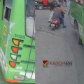 സമയം പാലിക്കുന്നതിൽ ഇത്രയും കൃത്യതയോ! കോഴിക്കോട് കോട്ടൂളിയിൽ സമയക്രമത്തെച്ചൊല്ലി തർക്കം; നടുറോഡിൽ ബസുകൾ കൂട്ടിയിടിപ്പിച്ചു