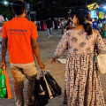 ഷോപ്പിംഗ് കഴിഞ്ഞ് ബാഗ് പിടിച്ച് കൈകുഴഞ്ഞോ? കൂടെ നടക്കാൻ 'അസിസ്റ്റന്റിനെ' വാടകയ്ക്ക് എടുക്കാം; ഈ ന്യൂജെൻ ബിസിനസ് സൂപ്പറാണ്!