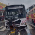 തൃശ്ശൂരിൽ കെഎസ്ആർടിസി ബസ് ഡിവൈഡറിലേക്ക് ഇടിച്ചുകയറി അപകടം; ഡ്രൈവർക്കും യാത്രികർക്കും പരുക്ക്