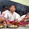 മുട്ട ഔട്ട്, പകരം ഇസ്കോണിന്റെ സസ്യഭക്ഷണം; കൊൽക്കത്തയിലെ സർക്കാർ, എയ്ഡഡ് സ്കൂളുകളിലെ ഉച്ചഭക്ഷണ പദ്ധതിയിൽ മാറ്റം