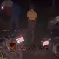 വിലങ്ങാട് വനത്തിൽ കുടുങ്ങിയവർക്കായി തിരച്ചിൽ ശക്തം; റോഡരികിൽ നിന്ന് യുവാക്കളുടെ ബൈക്കുകൾ കണ്ടെത്തി 