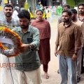 മരിച്ച് കിടപ്പല്ലേ ...! ടേക്ക് എ ബ്രേക്ക് കെട്ടിടത്തിൽ റീത്ത് വെച്ച് ഡിവൈഎഫ്ഐ കല്ലാച്ചി മേഖല കമ്മിറ്റി