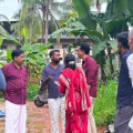 കക്കൂസ് മാലിന്യം; നീക്കുമെന്ന് ഉടമ, ഇല്ലെങ്കിൽ പ്രക്ഷോഭമെന്ന് ഡിവൈഎഫ്ഐ