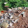 നടപ്പാതയിൽ കക്കൂസ് മാലിന്യം തള്ളി; മരുതോങ്കരയിൽ നാട്ടുകാരുടെ പ്രതിഷേധം