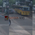 ഭാഗ്യം കൊണ്ടാണ് മകളെ തിരിച്ചുകിട്ടിയത്: ഉമ്മത്തൂരിൽ ഓടുന്ന സ്കൂൾ ബസിൽ നിന്ന് റോഡിലേക്ക് തെറിച്ചുവീണ് വിദ്യാർത്ഥിക്ക് പരിക്ക്