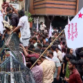 കേന്ദ്ര വിദ്യാഭ്യാസ മന്ത്രിയുടെ രാജി ആവശ്യപ്പെട്ട് എസ്എഫ്ഐ ലോക്ഭവൻ മാർച്ച്; പോലീസുമായി ഏറ്റുമുട്ടൽ, വ്യാപക സംഘർഷം