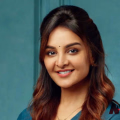 'ചേച്ചിടെ മകള്ക്ക് ചേച്ചിയെ ഭയം ആണെന്നാണല്ലോ കേട്ടുകേള്വി, രാജ്യത്തെ ഒറ്റുകൊടുക്കാന് തീവ്രവാദികള് എത്ര തന്നു?'; മഞ്ജുവിന് നേരെ സൈബര് ആക്രമണം