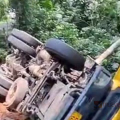 കൂത്താട്ടുകുളത്ത് ലോഡ് ലോറി 50 അടി താഴ്ചയിലേക്ക് മറിഞ്ഞു; ഡ്രൈവർ അത്ഭുതകരമായി രക്ഷപ്പെട്ടു