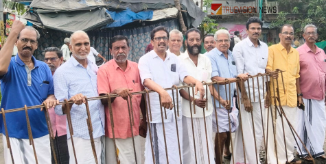 ജനരോഷം ഇരമ്പി; അഴിയൂർ  മിത്തലെ  മുക്കാളിയിൽ ദേശീയപാത നിർമാണം തടഞ്ഞു 