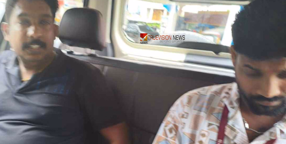 പോക്സോ പ്രതിയുടെ ചിത്രം വിറ്റ് കാശാക്കാൻ നോക്കി; യൂട്യൂബർമാർ അടൂരിൽ അകത്തായി