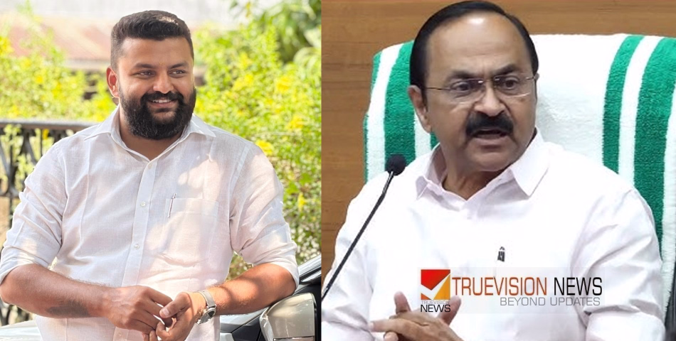 ‘മുഖ്യമന്ത്രിക്ക് തനിക്ക് മുകളിൽ ആരും ഇല്ലെന്ന അഹങ്കാരം, നട്ടെല്ല് പണയം വയ്ക്കാത്ത കെഎസ്‌യുക്കാർ പ്രതികരിക്കും’; വി ഡി സതീശനെതിരെ രൂക്ഷവിമർശനുമായി കെഎസ്‌യു തൃശൂർ ജില്ലാ പ്രസിഡൻ്റ്
