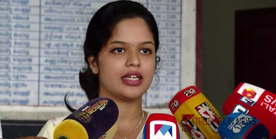 'അഭിമാനത്തോടെ ഇറങ്ങുന്നു, അഴിമതിയോ സ്വജന പക്ഷപാതമോ ഭരിച്ച കാലയളവിൽ ഉണ്ടായിട്ടില്ല'; യുഡിഎഫിനോട് കടപ്പാട് ഉണ്ടെന്ന് ദിയ പുളിക്കക്കണ്ടം