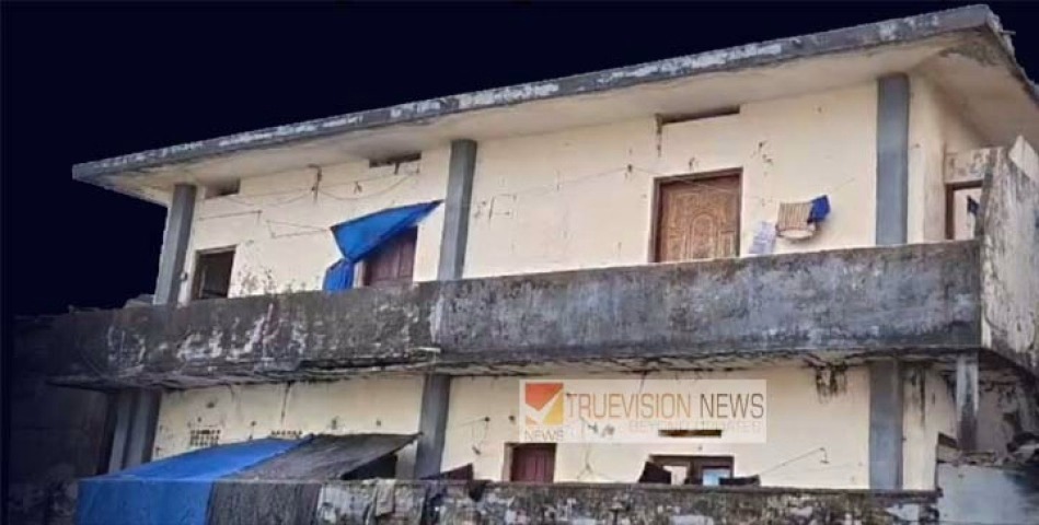 തലശേരിയിൽ ഉറക്കത്തിൽ കിടപ്പുമുറിയിലെ സീലിംഗ് അടർന്ന് വീണ് അതിഥി തൊഴിലാളികൾക്ക് പരിക്ക്