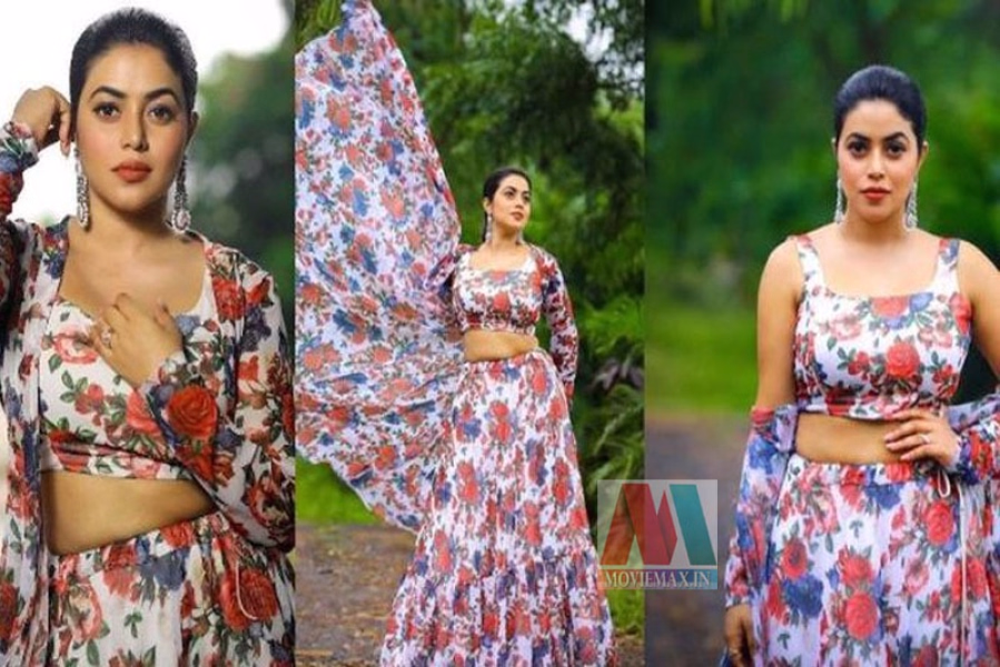 ഫ്ളോറൽ ഡ്രസ്സിൽ സുന്ദരിയായി ഷംന കാസിം ചിത്രങ്ങൾ വൈറൽ
