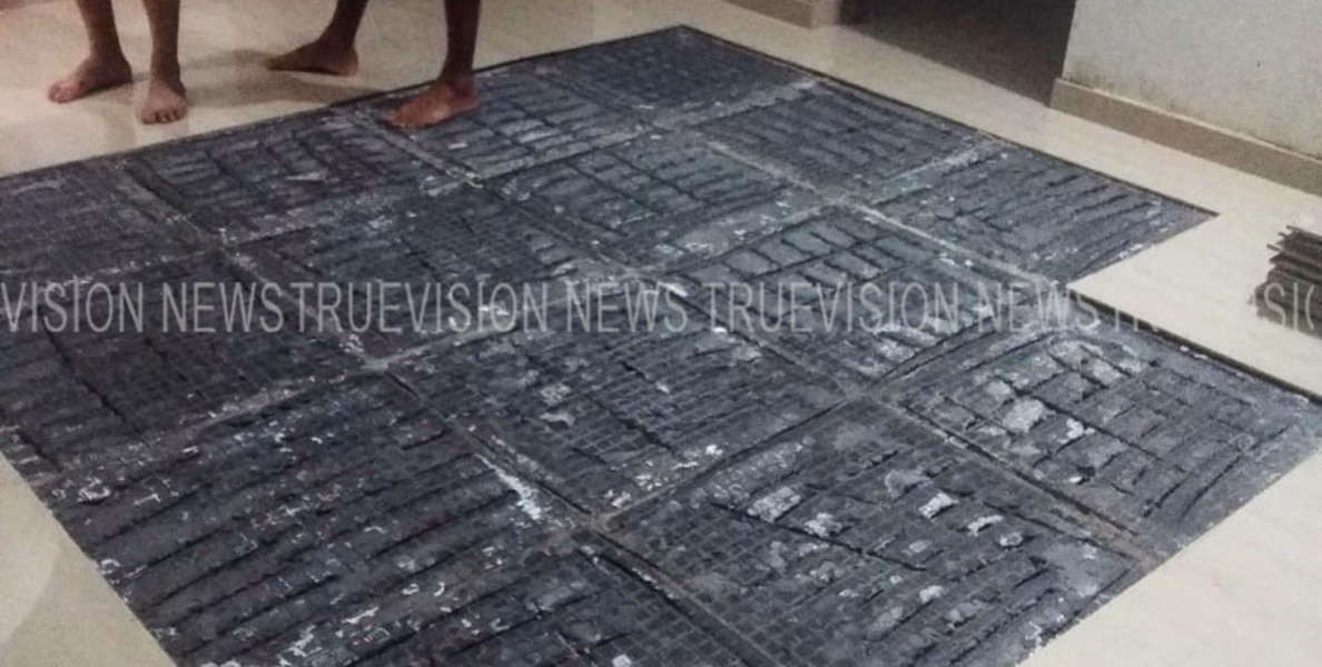 വീടിന്റെ ടൈൽസുകൾ പൊട്ടിത്തെറിച്ചു; പരിഭ്രാന്തരായി വീട്ടുകാർ