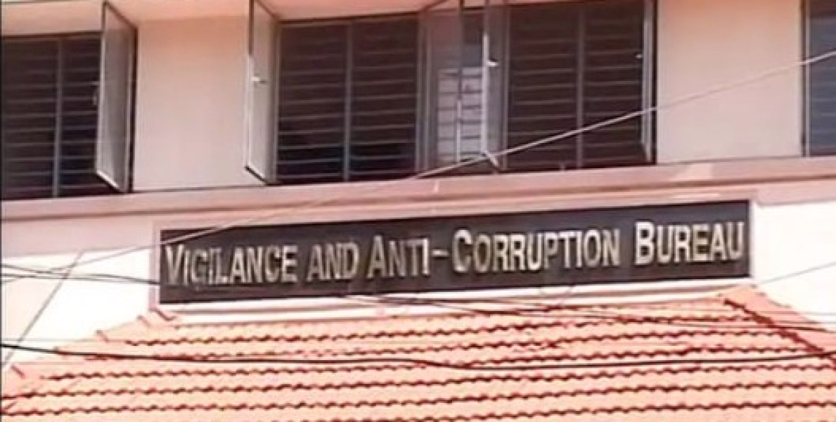 വിജിലെൻസ് റെയ്‌ഡ് ;പയ്യന്നൂരിൽ ഡ്രൈവിംഗ് സ്കൂളിൽ രേഖകൾ പിടിച്ചെടുത്തു 