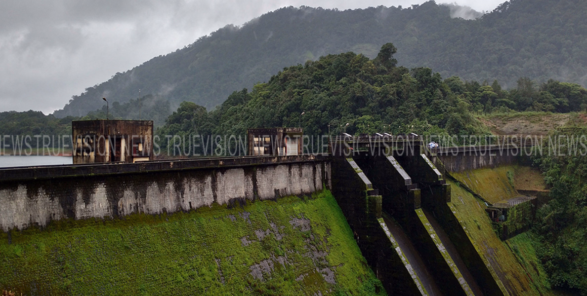 കടുവ സാന്നിധ്യം ; കക്കയം വനത്തില്‍ ഡാം സെറ്റ് റോഡില്‍ ബോര്‍ഡ് സ്ഥാപിച്ച് വനം വകുപ്പ് 