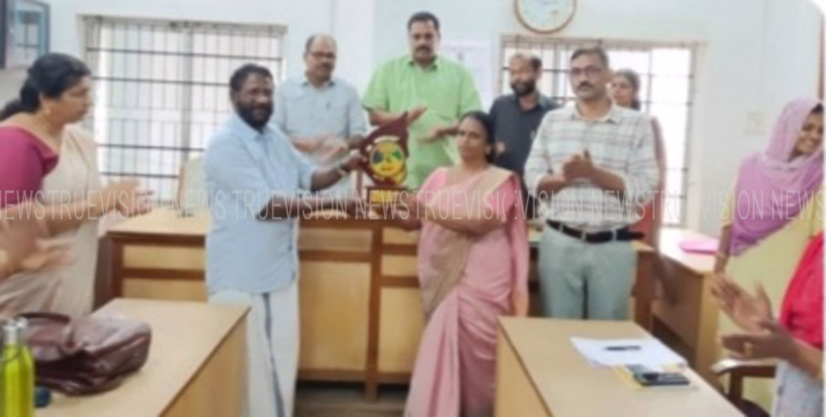 സാക്ഷരതാ പ്രേരക് ആയി ഇരുപത്തിരണ്ട് വര്‍ഷത്തെ സേവനത്തിന് വിരാമം, യാത്രയയപ്പ് നല്‍കി നന്മണ്ട ഗ്രാമപഞ്ചായത്ത്