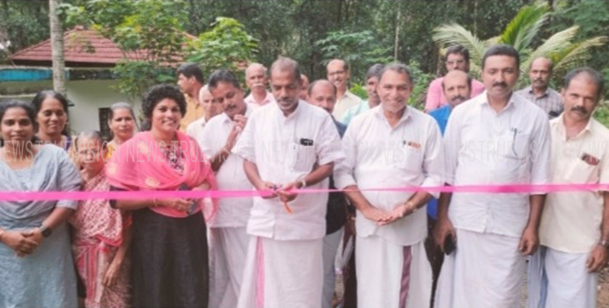 കൂരാച്ചുണ്ട് കോതമ്പനാനി - കുരുവിലാക്കല്‍ പുതിയ റോഡ് ഉദ്ഘാടനം നിര്‍വ്വഹിച്ച് പഞ്ചായത്ത് പ്രസിഡന്റ് പോളി കാരക്കട