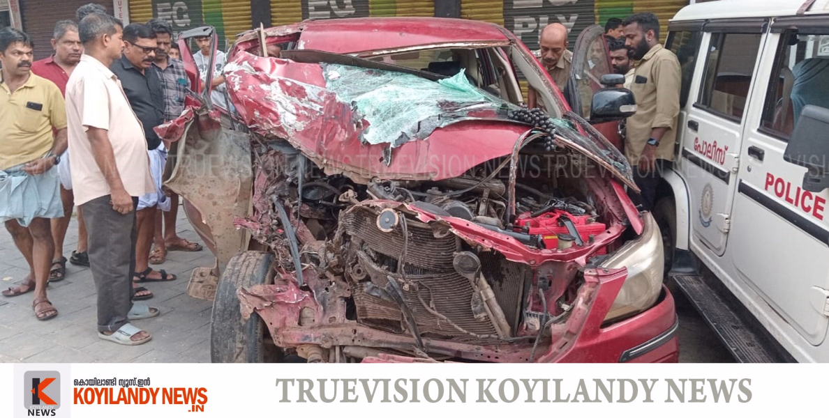 #Accident | പോലീസ് ബസ്സും ഇന്നോവയും കൂട്ടിയിടിച്ച് അപകടം; 10 ഓളം പേര്‍ക്ക് പരിക്ക് 