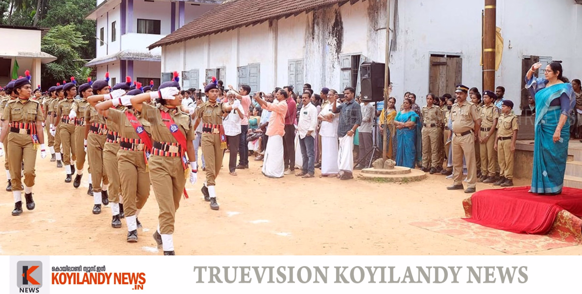 #koyilandy | വര്‍ണ്ണാഭമായ അന്തരീക്ഷത്തില്‍ പന്തലായനി ഗവ.ഹയര്‍ സെക്കണ്ടറി സ്‌കൂളില്‍ പ്രഥമ സ്റ്റുഡന്റ്‌സ് കാഡറ്റുകളുടെ പാസ്സിങ്ങ് പരേഡ് 